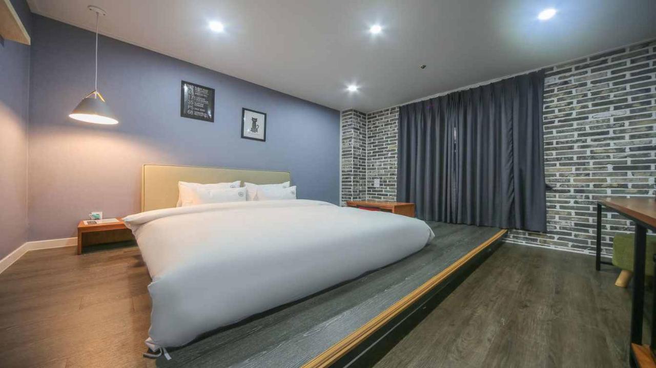The Way Hotel Чханвон Экстерьер фото