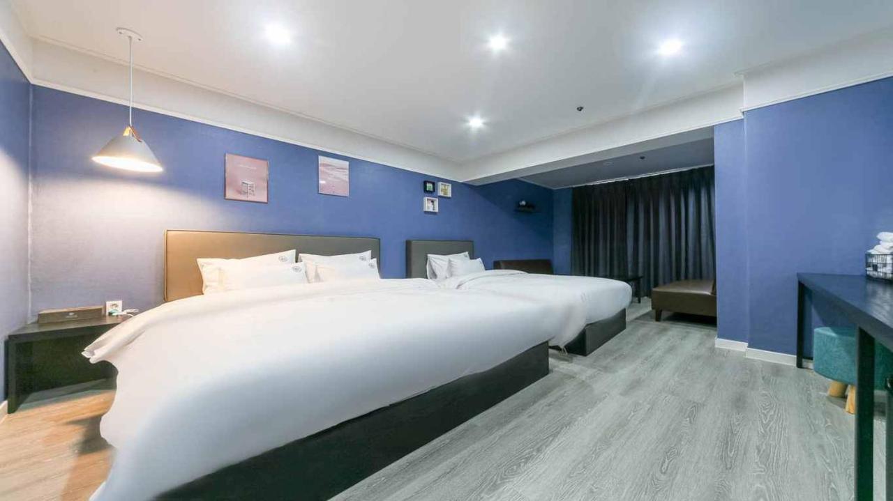 The Way Hotel Чханвон Экстерьер фото